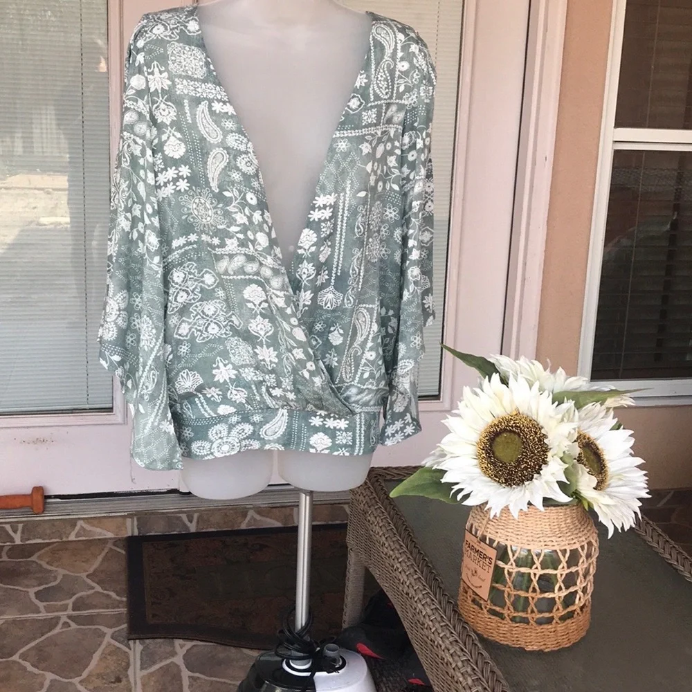 Daytrip Green Wrap Blouse with nell sleeves and open back - Picture 1 of 9